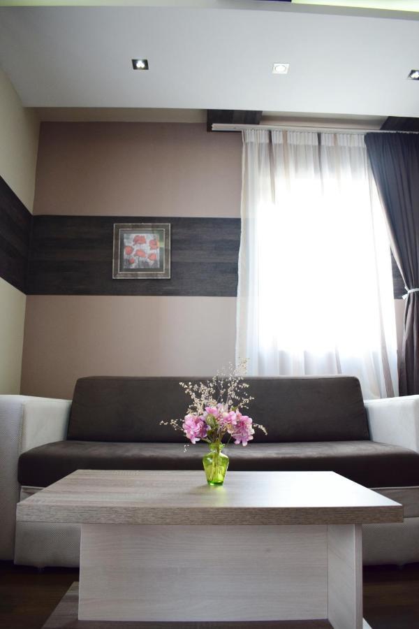 Milmari Friends And Family Apartment โคเปานิก ภายนอก รูปภาพ